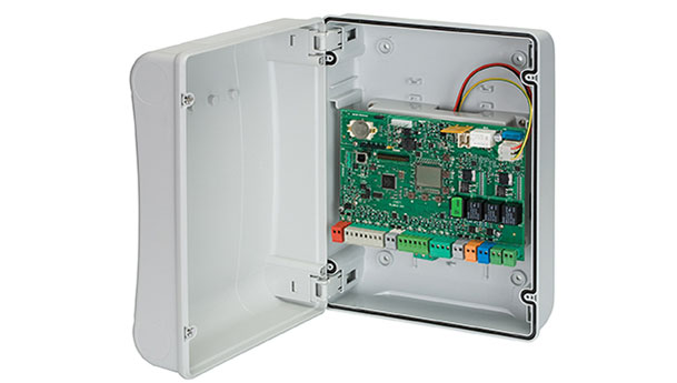 E124 Electronic equipment with enclosure